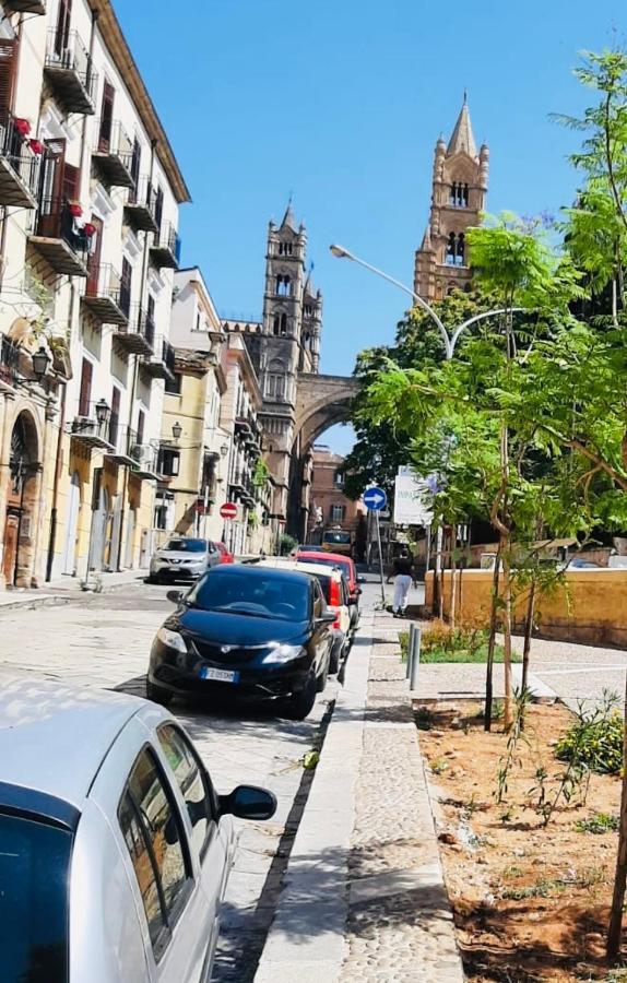 A Due Passi Dalla Cattedrale Apartment Palermo Luaran gambar
